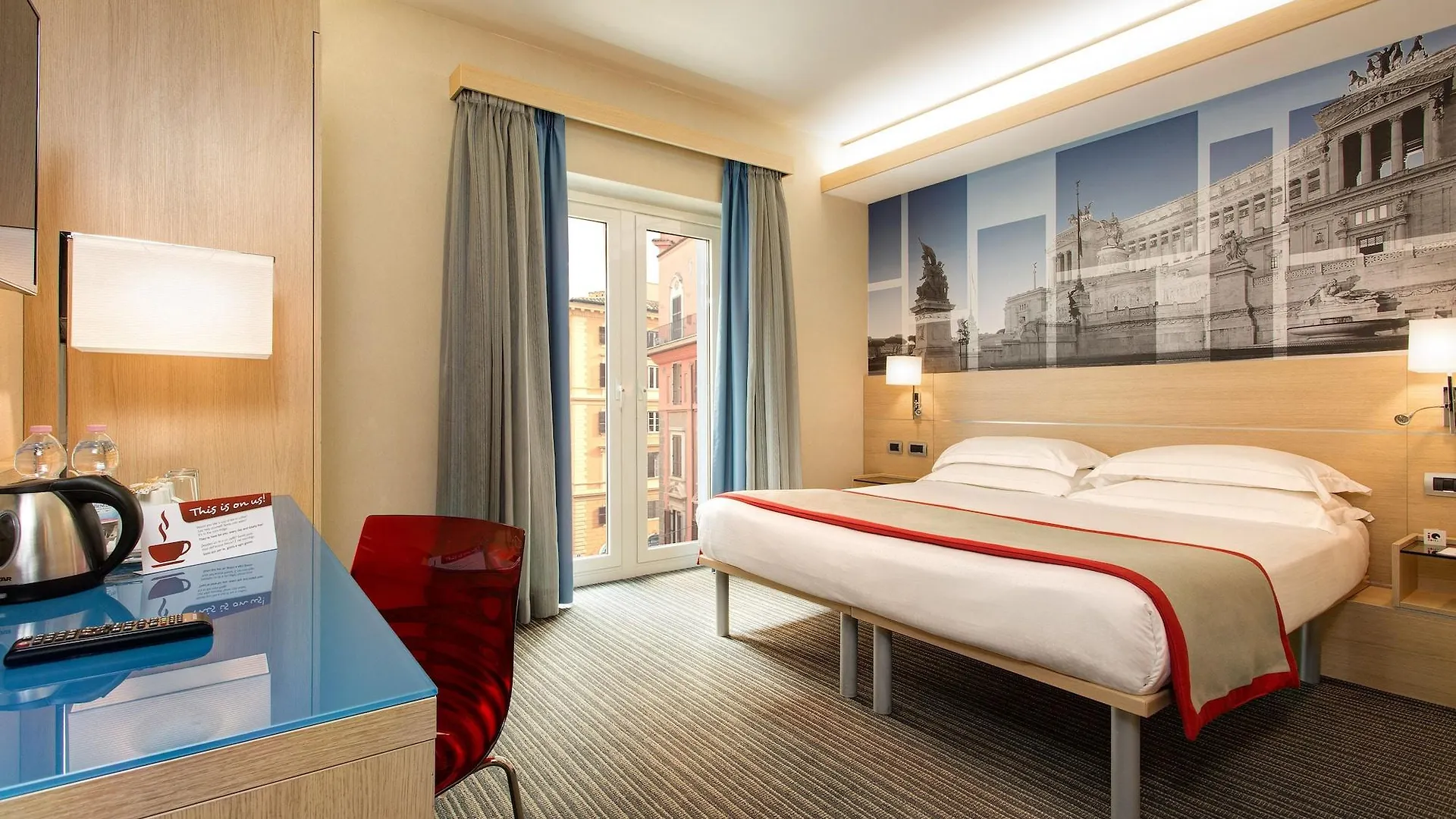 iQ Hotel Roma