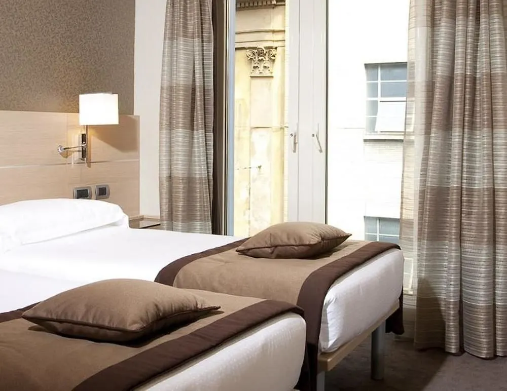 iQ Hotel Roma